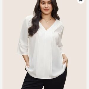 BloomChic Plus Size 3XL White V Neck Plain Ruffles Pleated Blouse us22-24